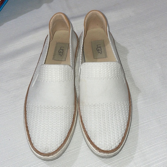 Ugg flats size 8 - Picture 2 of 6